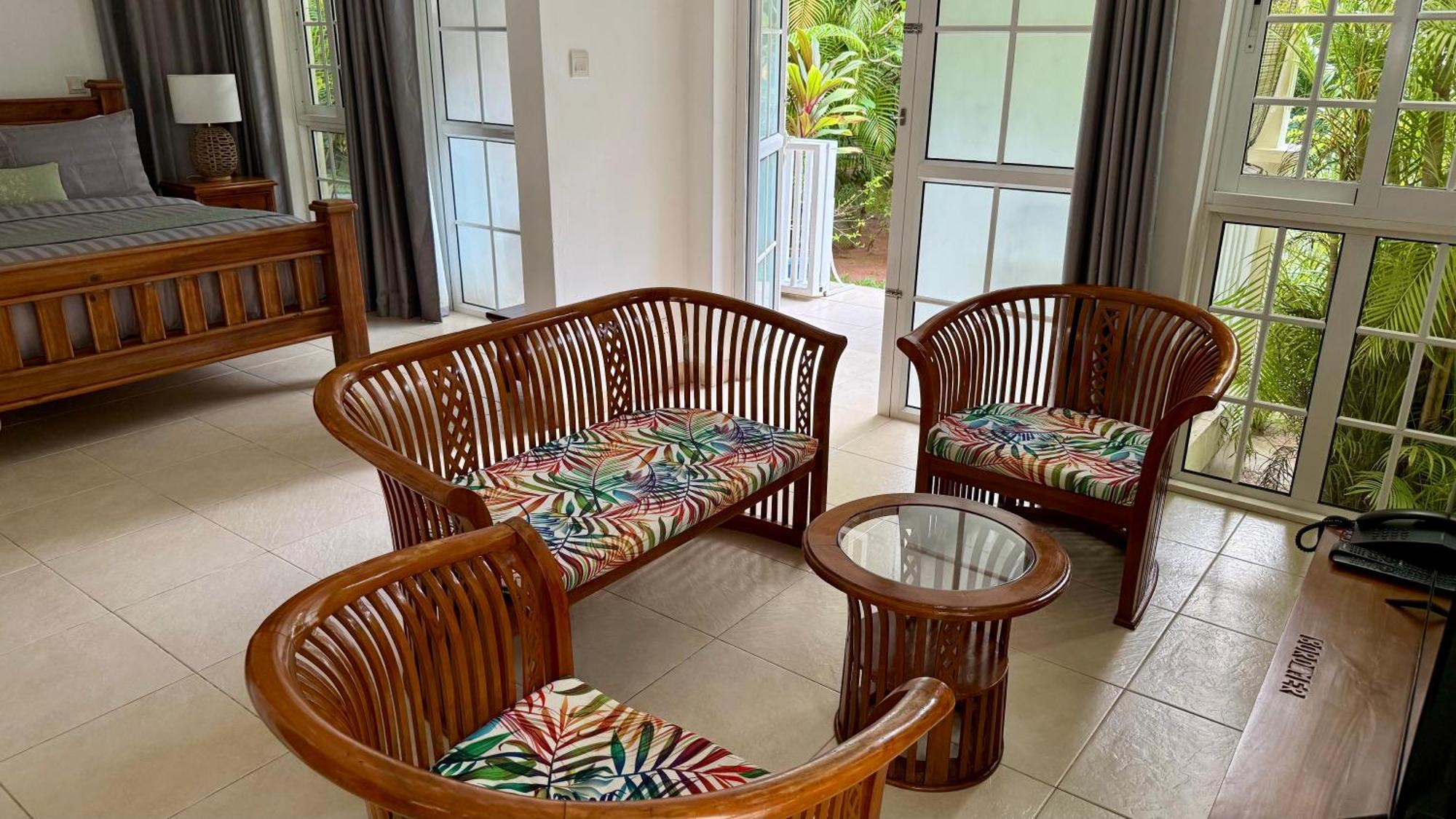 Bord * Beau Vallon (Mahe)